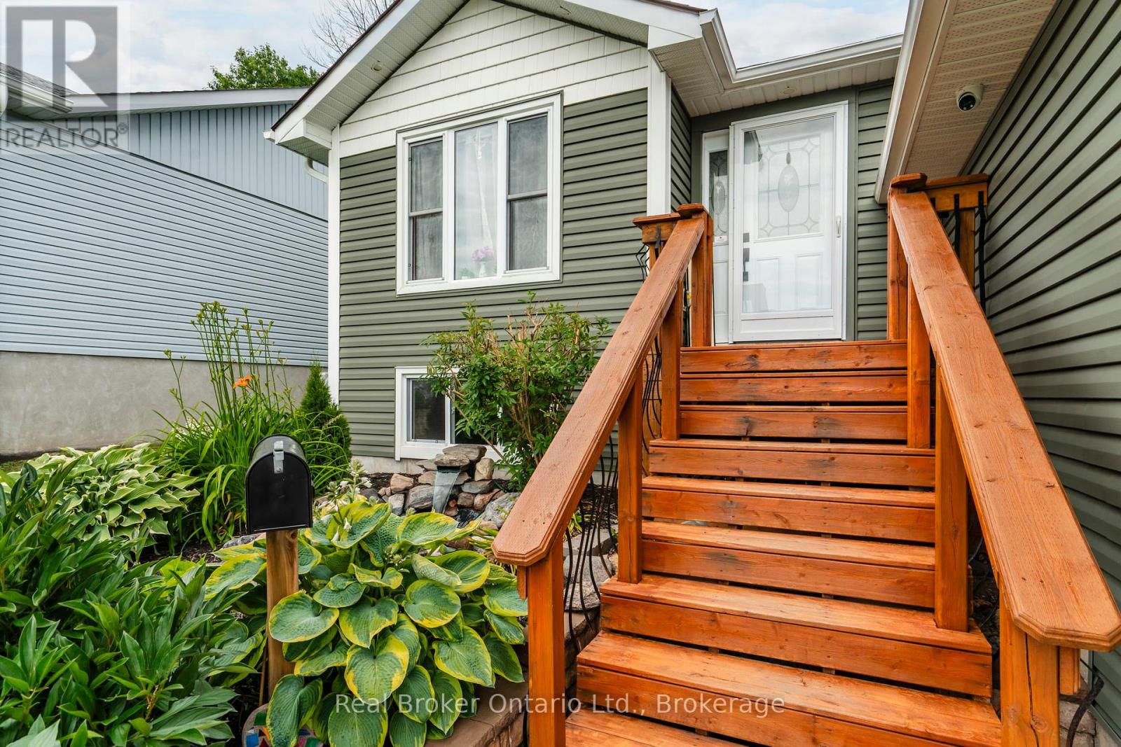 44 Byrnes Crescent, Penetanguishene, Ontario  L9M 1V9 - Photo 4 - S13627630