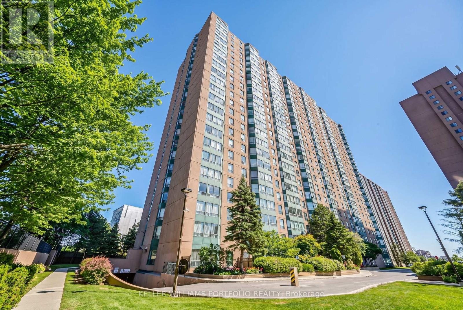 605 - 135 Hillcrest Avenue, Mississauga, Ontario  L5B 4B1 - Photo 3 - W13627662