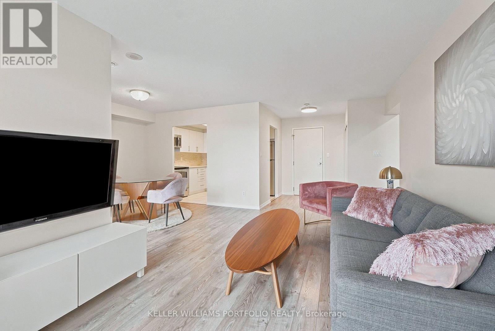 605 - 135 Hillcrest Avenue, Mississauga, Ontario  L5B 4B1 - Photo 6 - W13627662