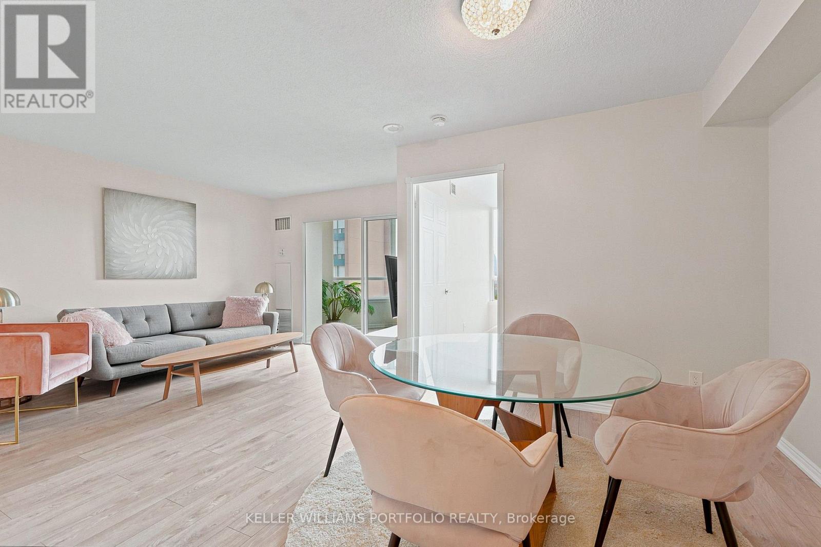 605 - 135 Hillcrest Avenue, Mississauga, Ontario  L5B 4B1 - Photo 7 - W13627662