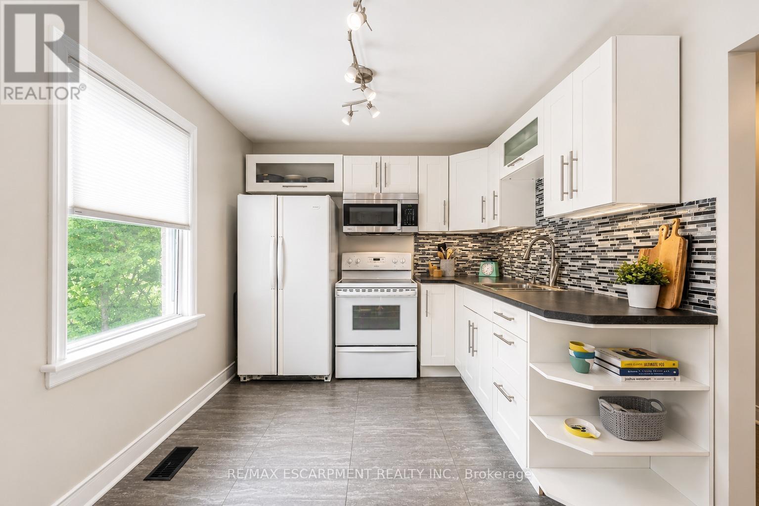 365 East 22nd Street, Hamilton, Ontario  L8V 2W3 - Photo 12 - X13627646