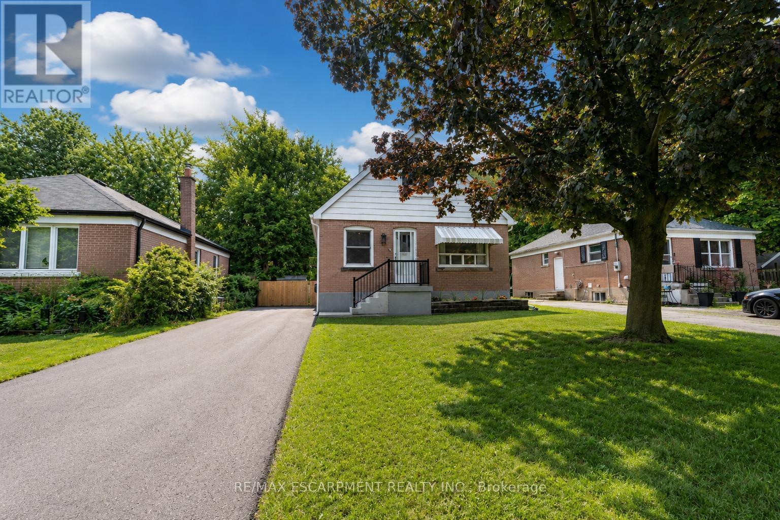 365 East 22nd Street, Hamilton, Ontario  L8V 2W3 - Photo 2 - X13627646