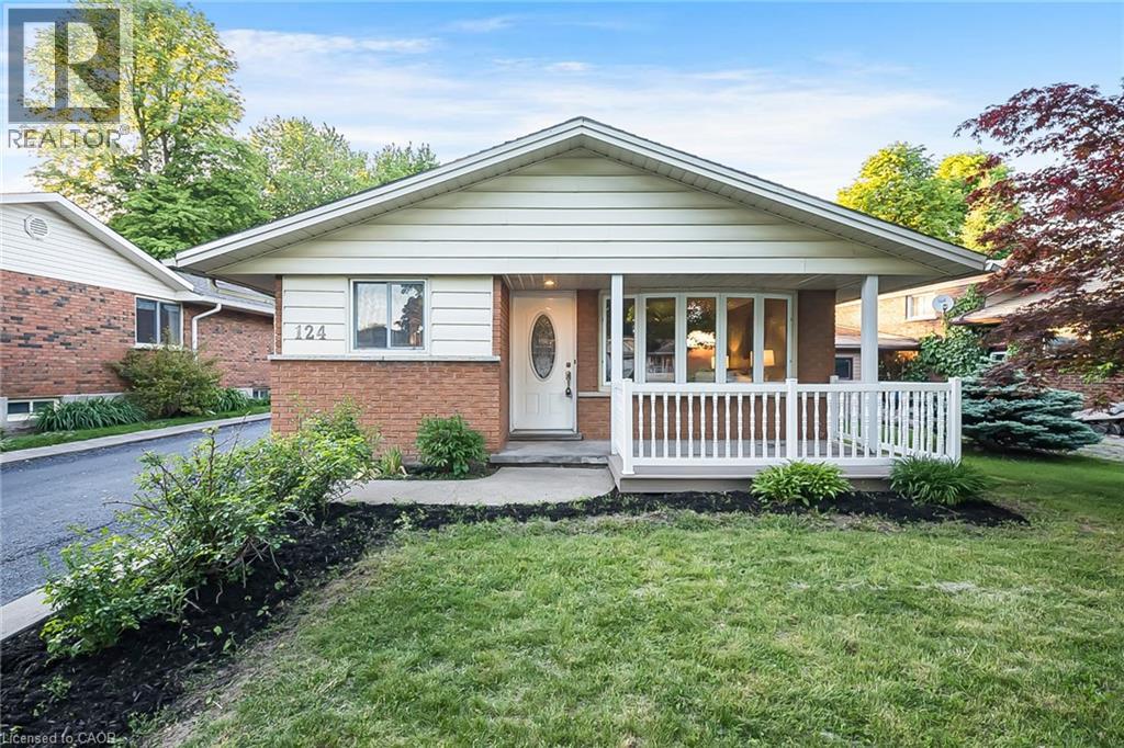 124 DUNSMERE Drive, Kitchener, Ontario