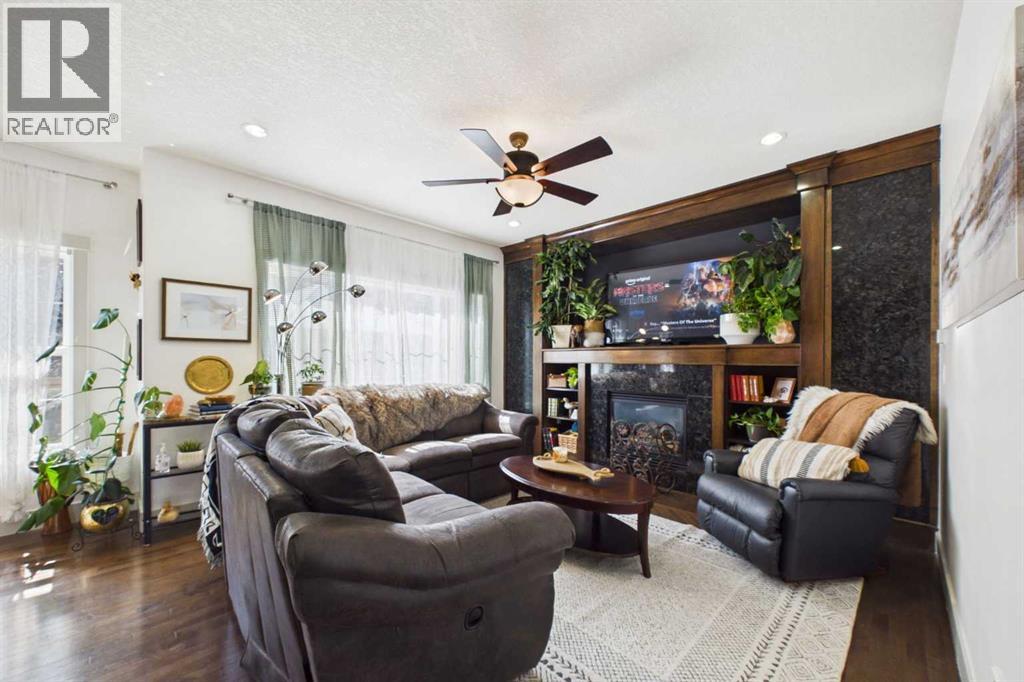 737 Canoe Avenue Sw, Airdrie, Alberta  T4B 3K5 - Photo 10 - A2332904