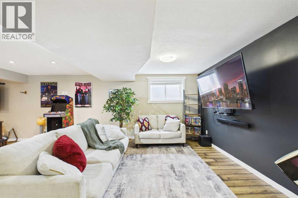 737 Canoe Avenue Sw, Airdrie, Alberta  T4B 3K5 - Photo 40 - A2332904