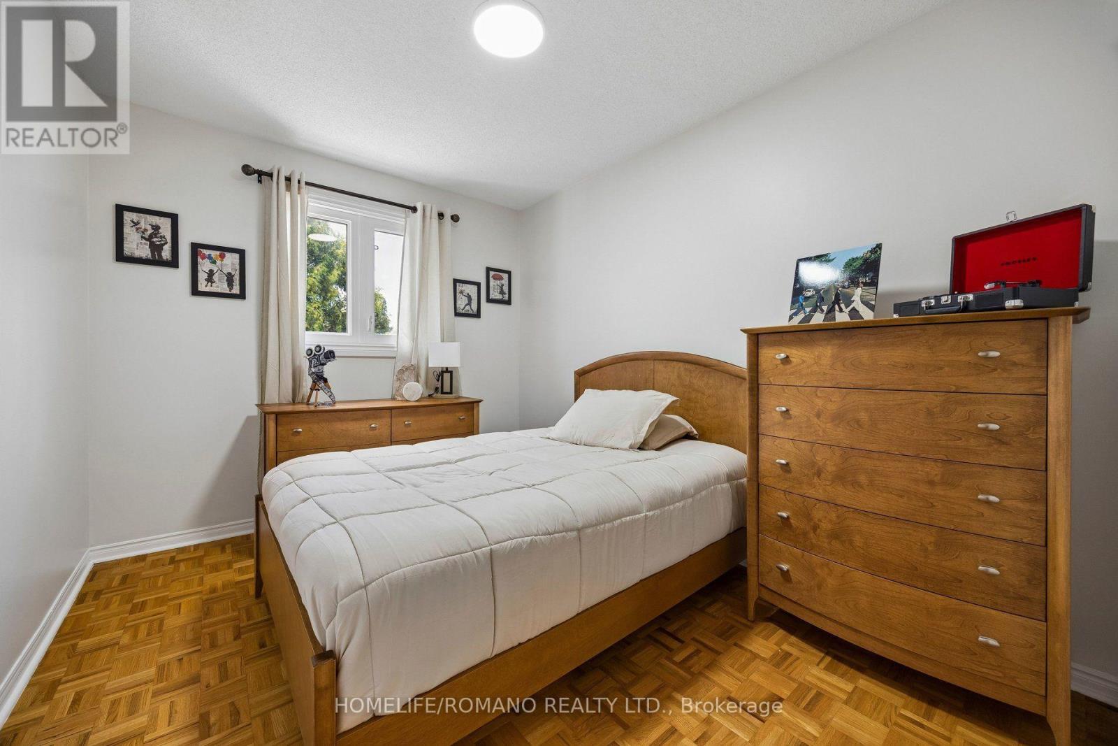 54 Links Road, Vaughan, Ontario  L6A 1L4 - Photo 20 - N13627682