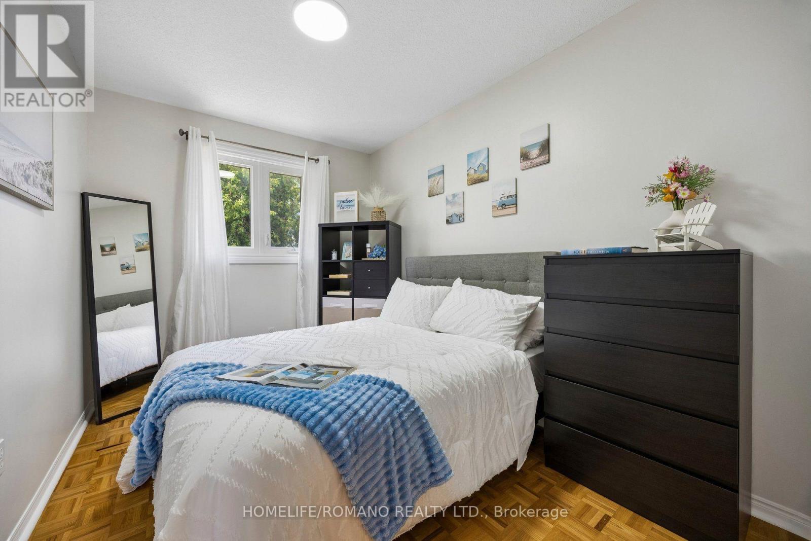 54 Links Road, Vaughan, Ontario  L6A 1L4 - Photo 22 - N13627682