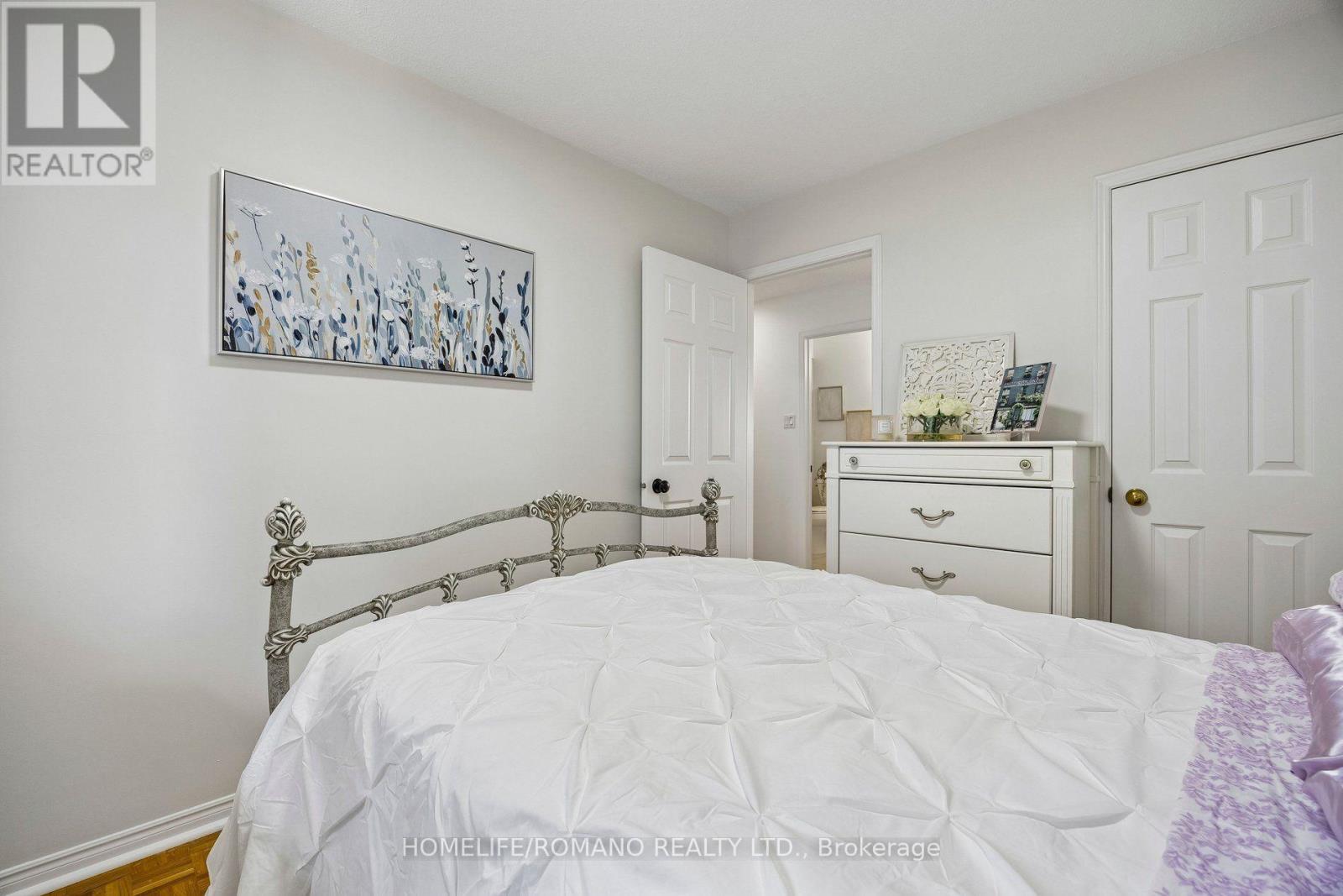 54 Links Road, Vaughan, Ontario  L6A 1L4 - Photo 24 - N13627682