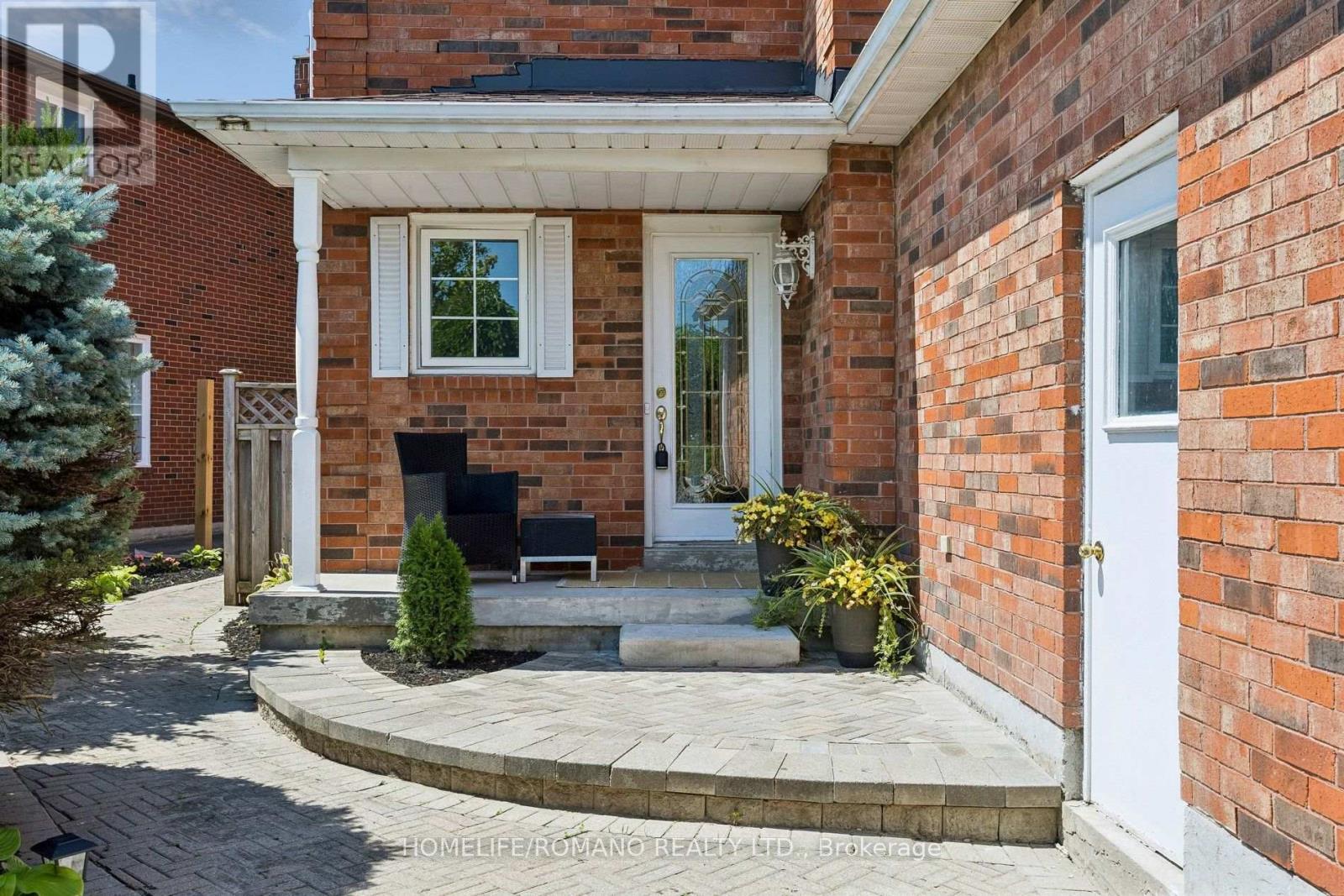 54 Links Road, Vaughan, Ontario  L6A 1L4 - Photo 3 - N13627682