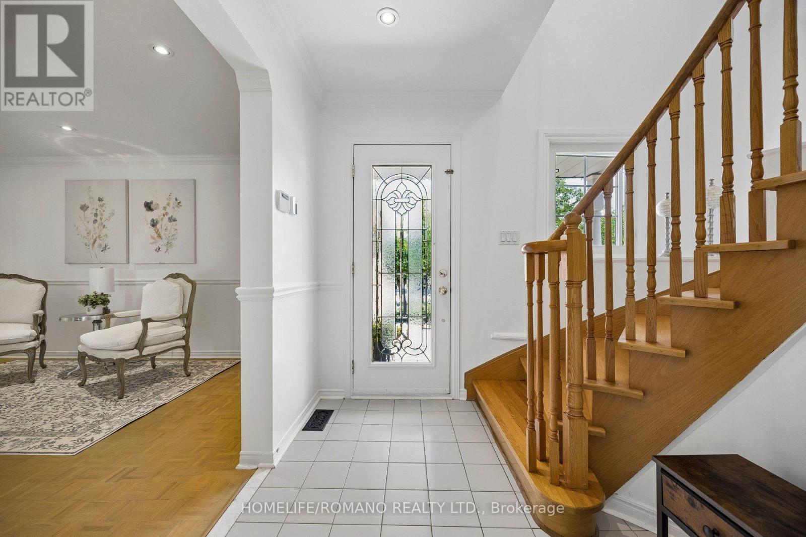 54 Links Road, Vaughan, Ontario  L6A 1L4 - Photo 4 - N13627682