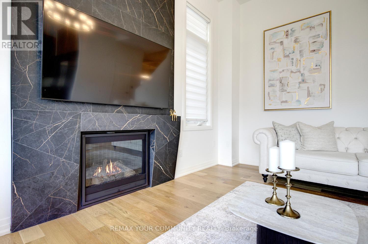 96 Bond Crescent, Richmond Hill, Ontario  L4E 3K7 - Photo 12 - N13627710