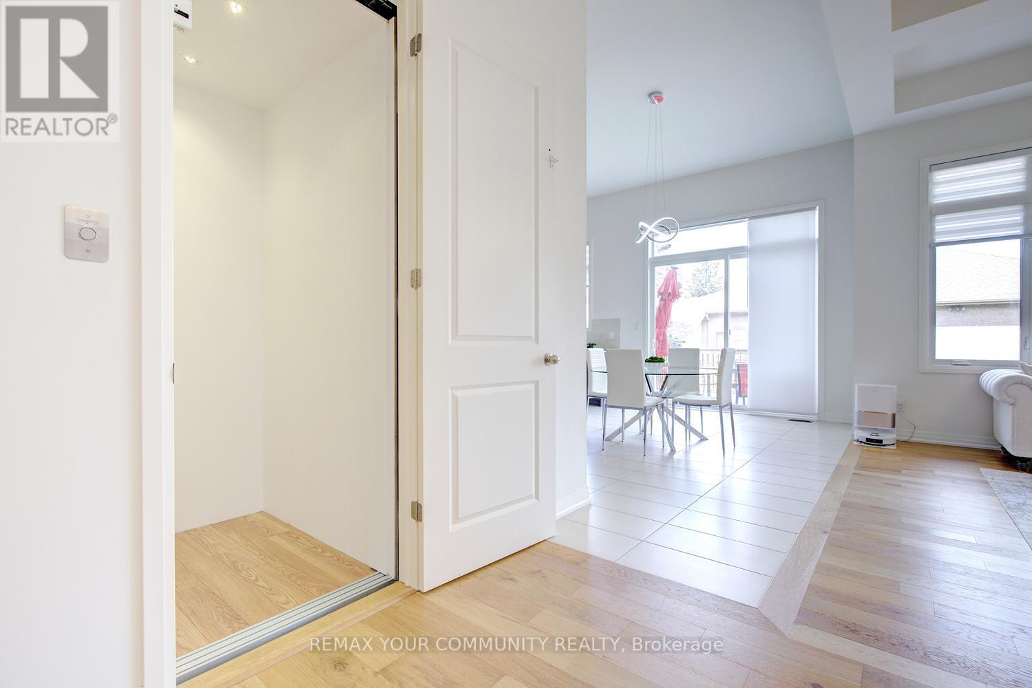 96 Bond Crescent, Richmond Hill, Ontario  L4E 3K7 - Photo 3 - N13627710