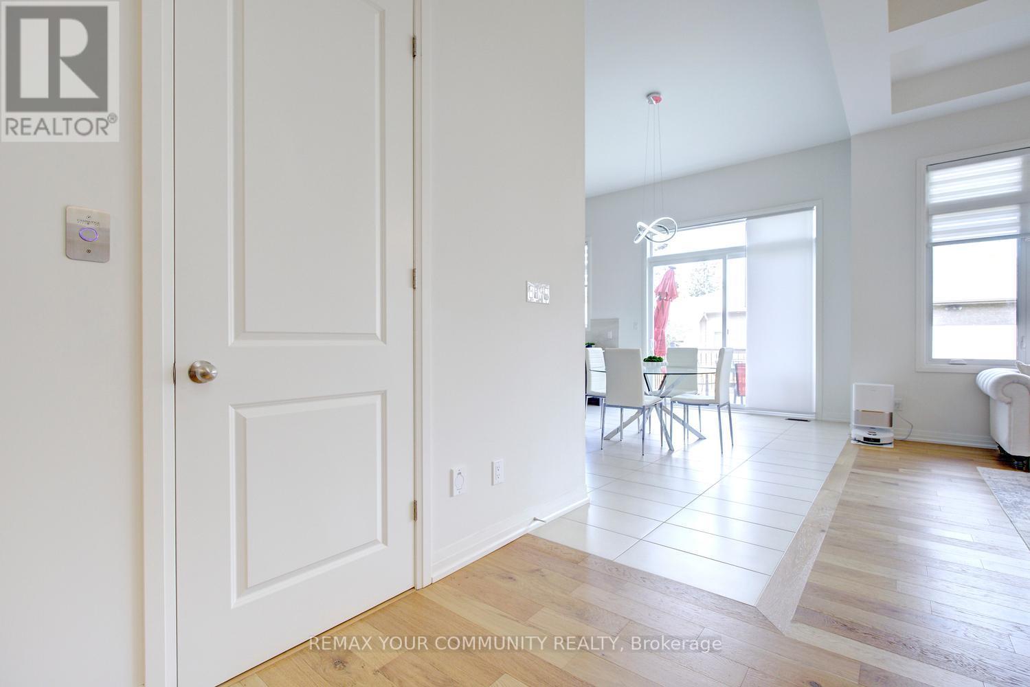 96 Bond Crescent, Richmond Hill, Ontario  L4E 3K7 - Photo 4 - N13627710