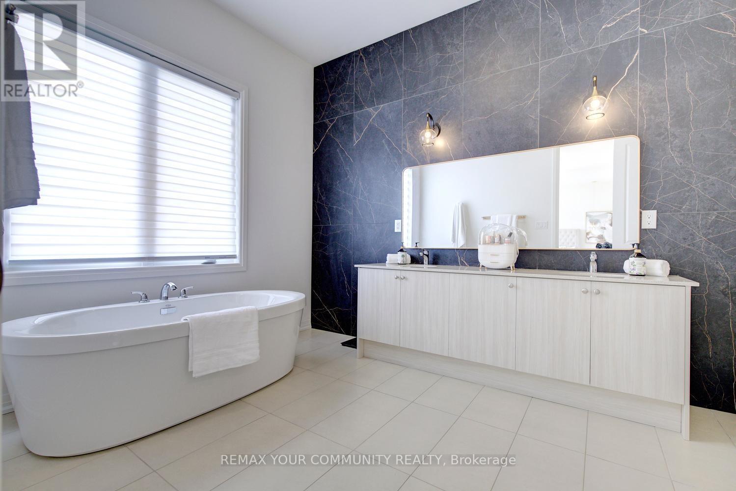 96 Bond Crescent, Richmond Hill, Ontario  L4E 3K7 - Photo 40 - N13627710