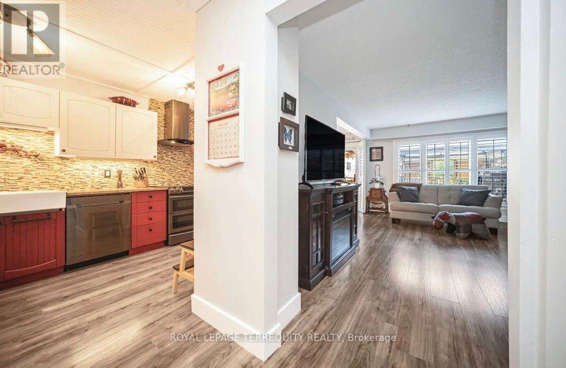 72 - 72 Carisbrooke Court, Brampton, Ontario  L6S 3K1 - Photo 8 - W13627714