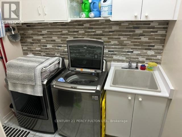 5 Hillpath Crescent, Brampton, Ontario  L6Z 4V1 - Photo 5 - W13627716