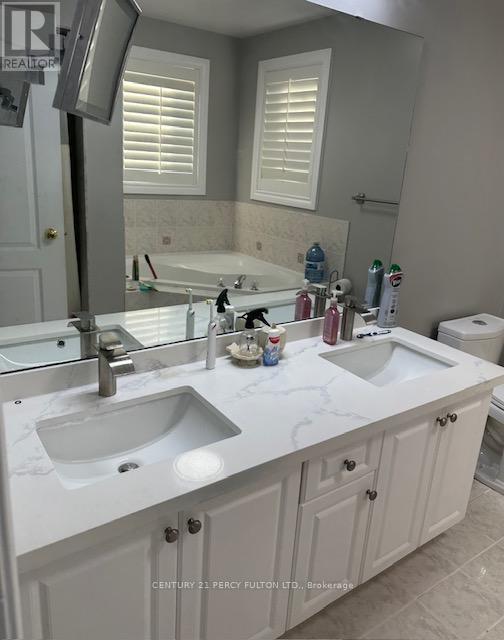 5 Hillpath Crescent, Brampton, Ontario  L6Z 4V1 - Photo 6 - W13627716