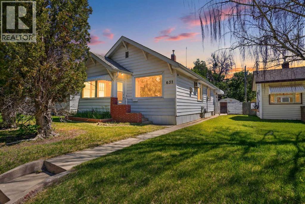 631 14 Street S, Lethbridge, Alberta