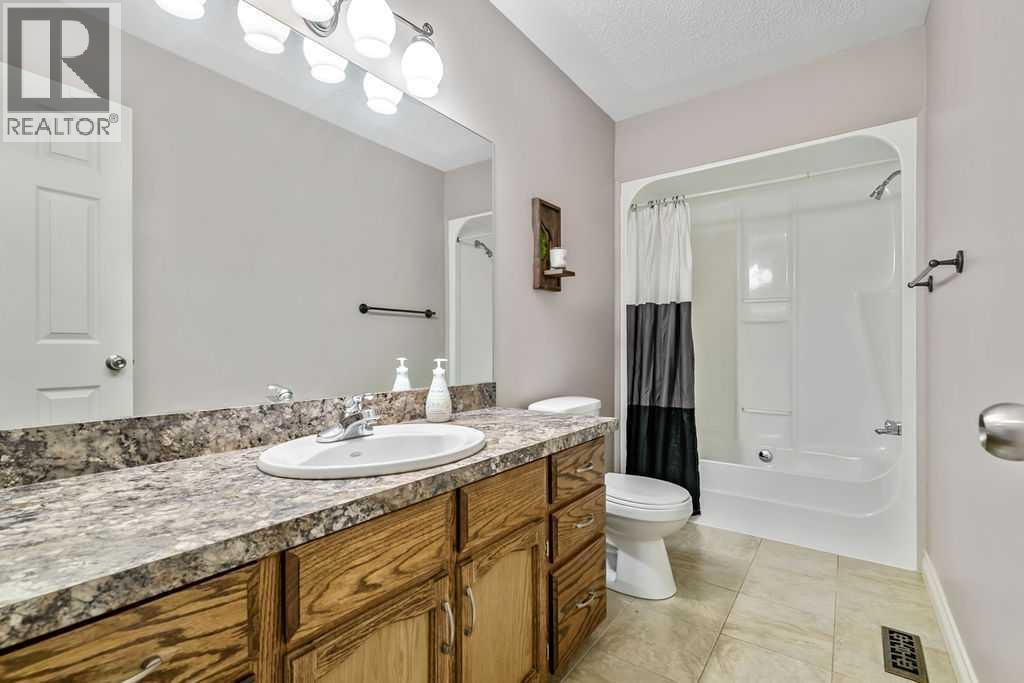 163 Woodburn Crescent, Okotoks, Alberta  T1S 1L4 - Photo 21 - A2333763