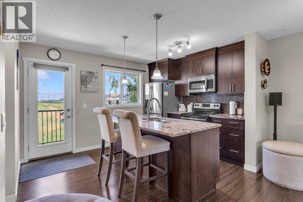 401 Copperpond Landing SE, Calgary, Alberta  T2G 1Z6 - Photo 3 - A2318569