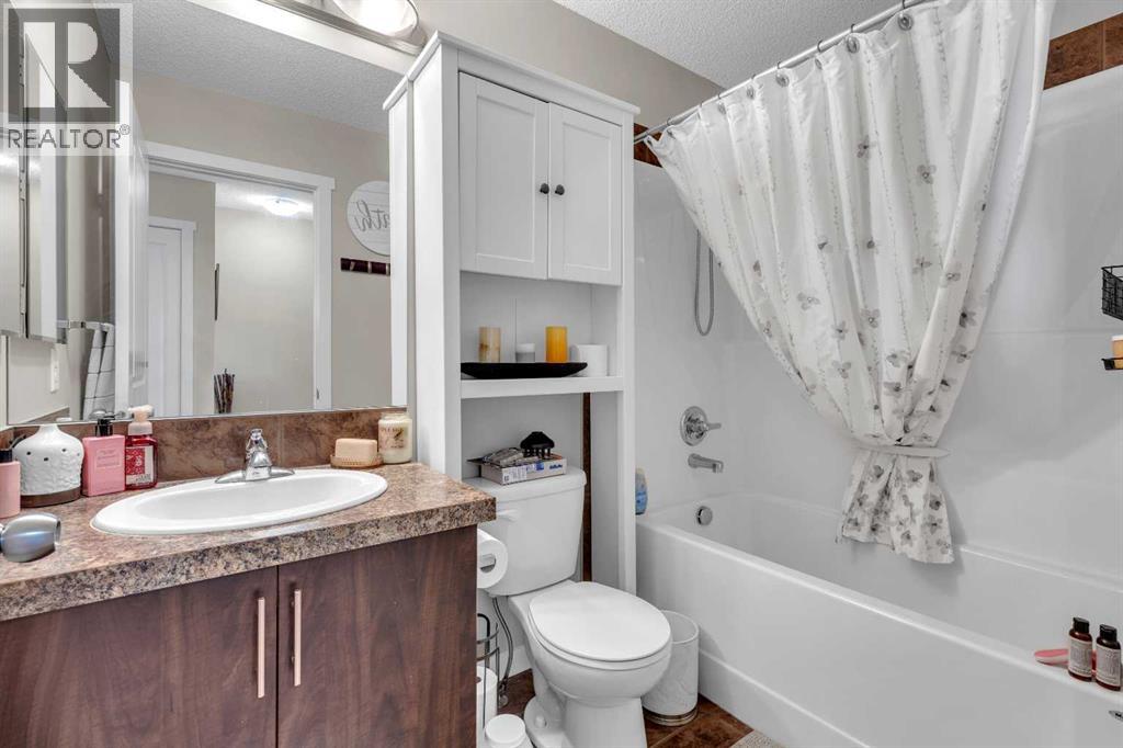 401 Copperpond Landing SE, Calgary, Alberta  T2G 1Z6 - Photo 7 - A2318569