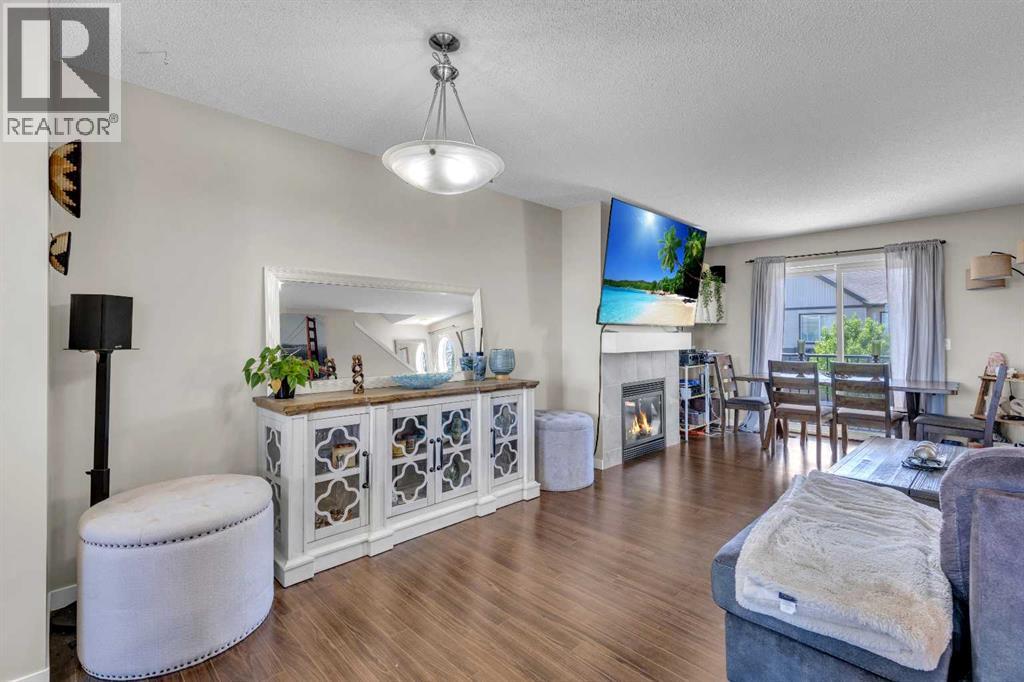 401 Copperpond Landing SE, Calgary, Alberta  T2G 1Z6 - Photo 4 - A2318569