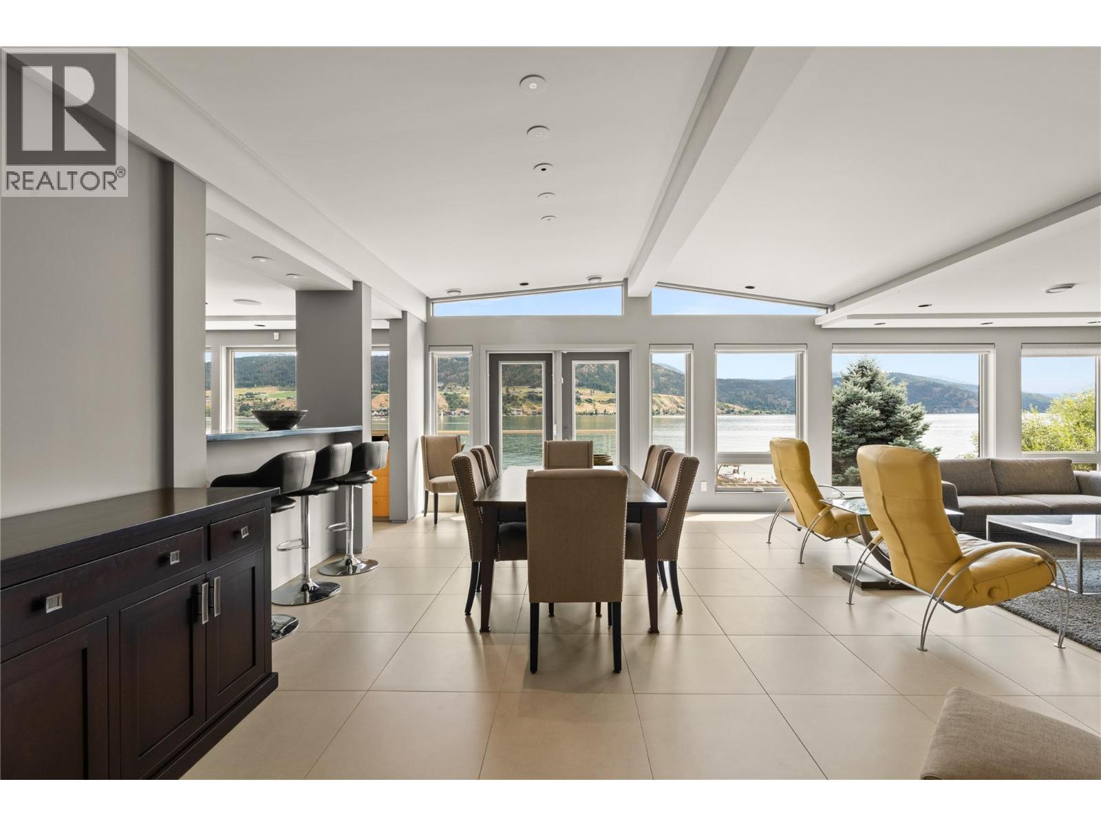 8052 Beachcomber Bay Road, Vernon, British Columbia  V1H 1C7 - Photo 19 - 10395599