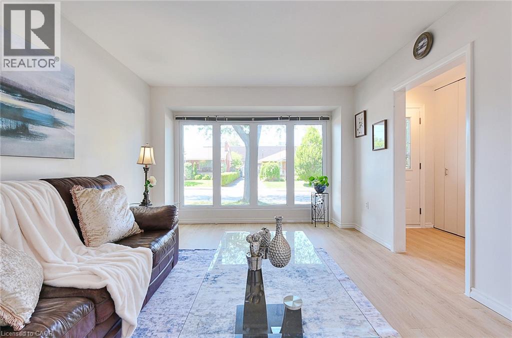 245 West 33rd Street, Hamilton, Ontario  L9C 5J7 - Photo 6 - 40852532