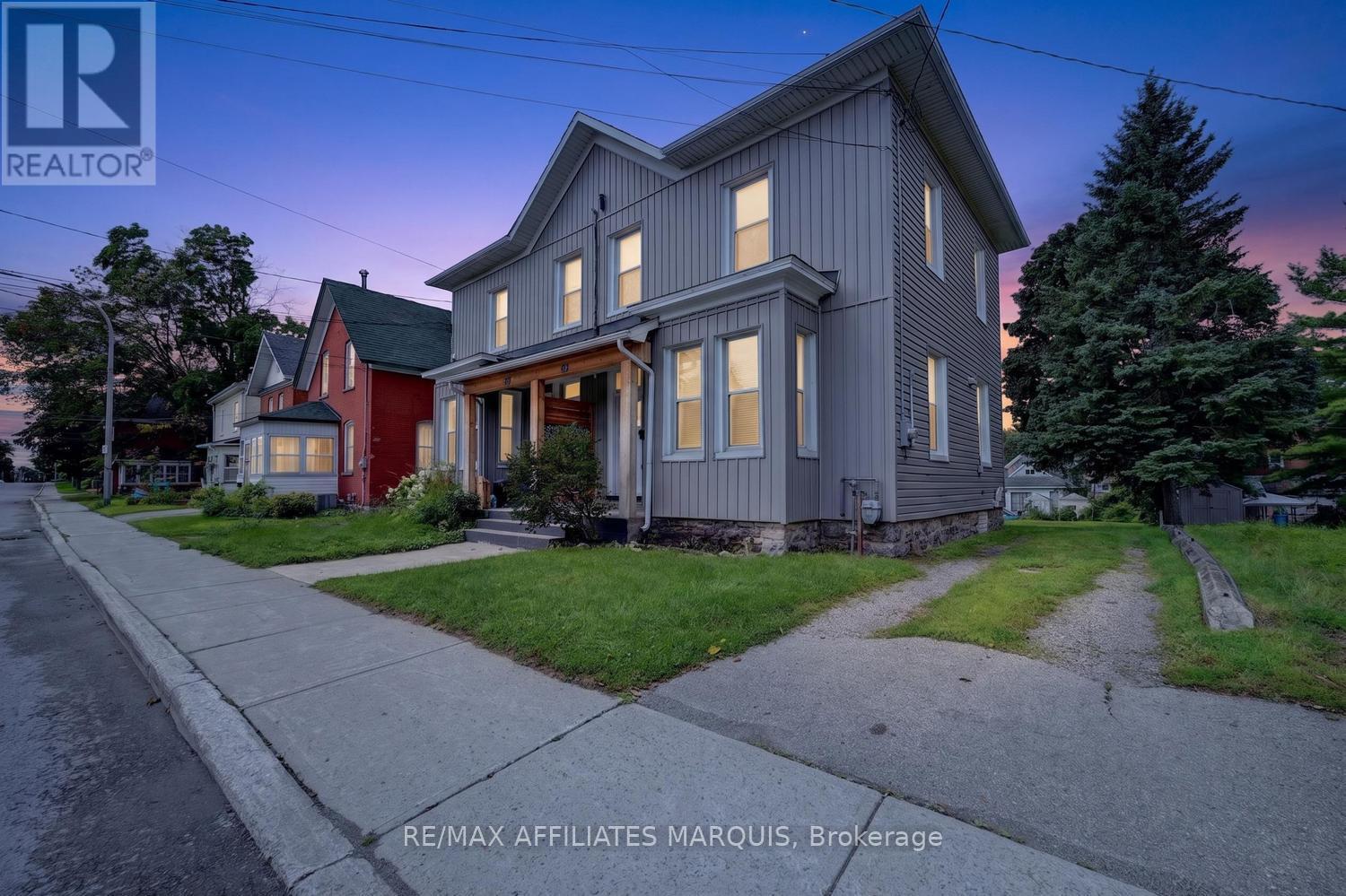 88 BROCKVILLE STREET, smiths falls, Ontario
