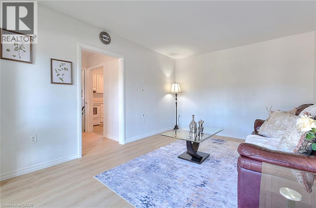 245 West 33rd Street, Hamilton, Ontario  L9C 5J7 - Photo 5 - 40852532