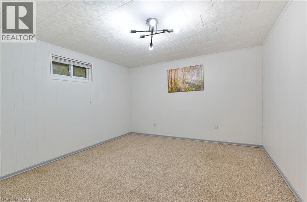 245 West 33rd Street, Hamilton, Ontario  L9C 5J7 - Photo 17 - 40852532