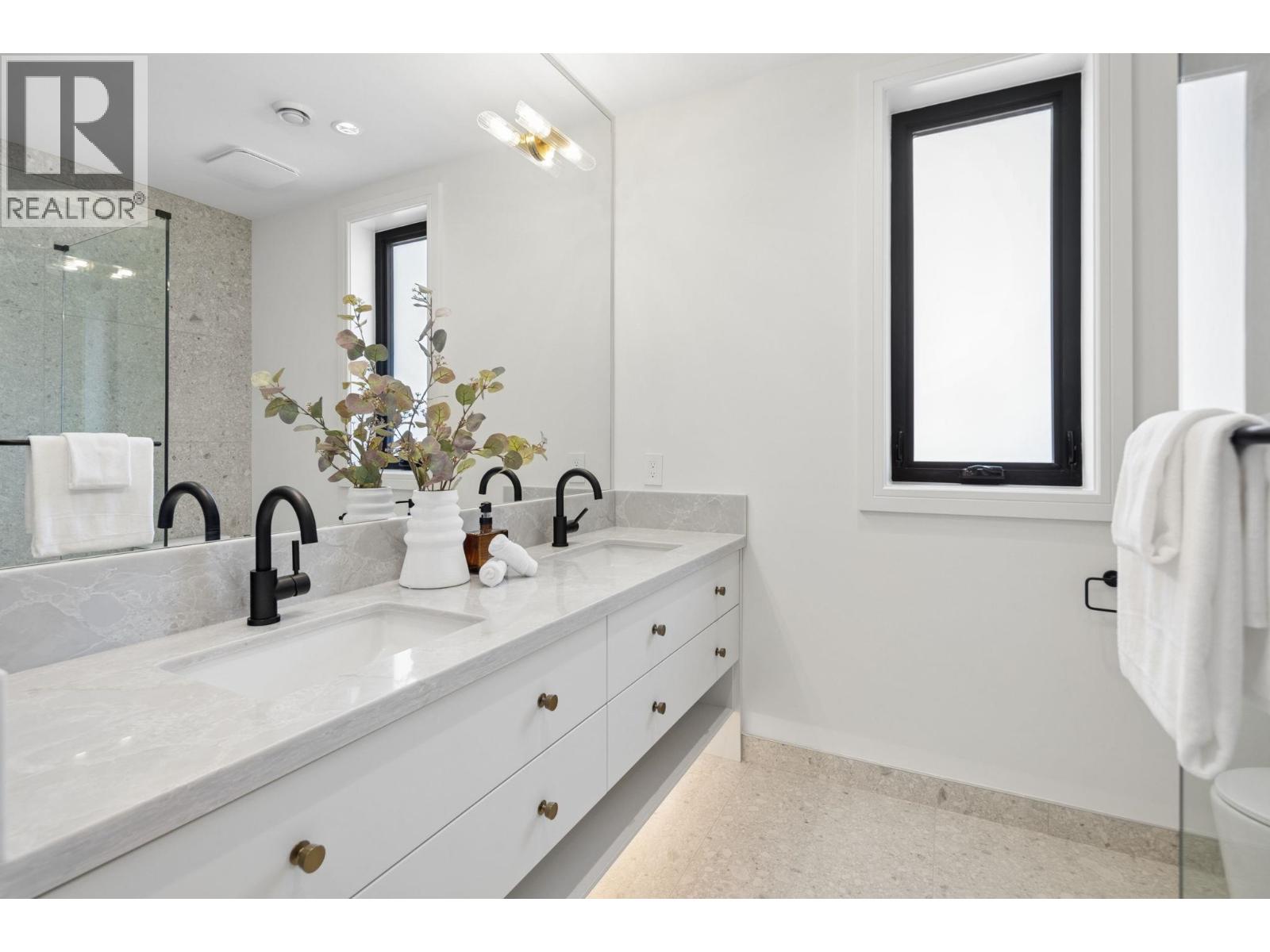 2 2815 Trinity Street, Vancouver, British Columbia  V5K 1E8 - Photo 27 - R3151776