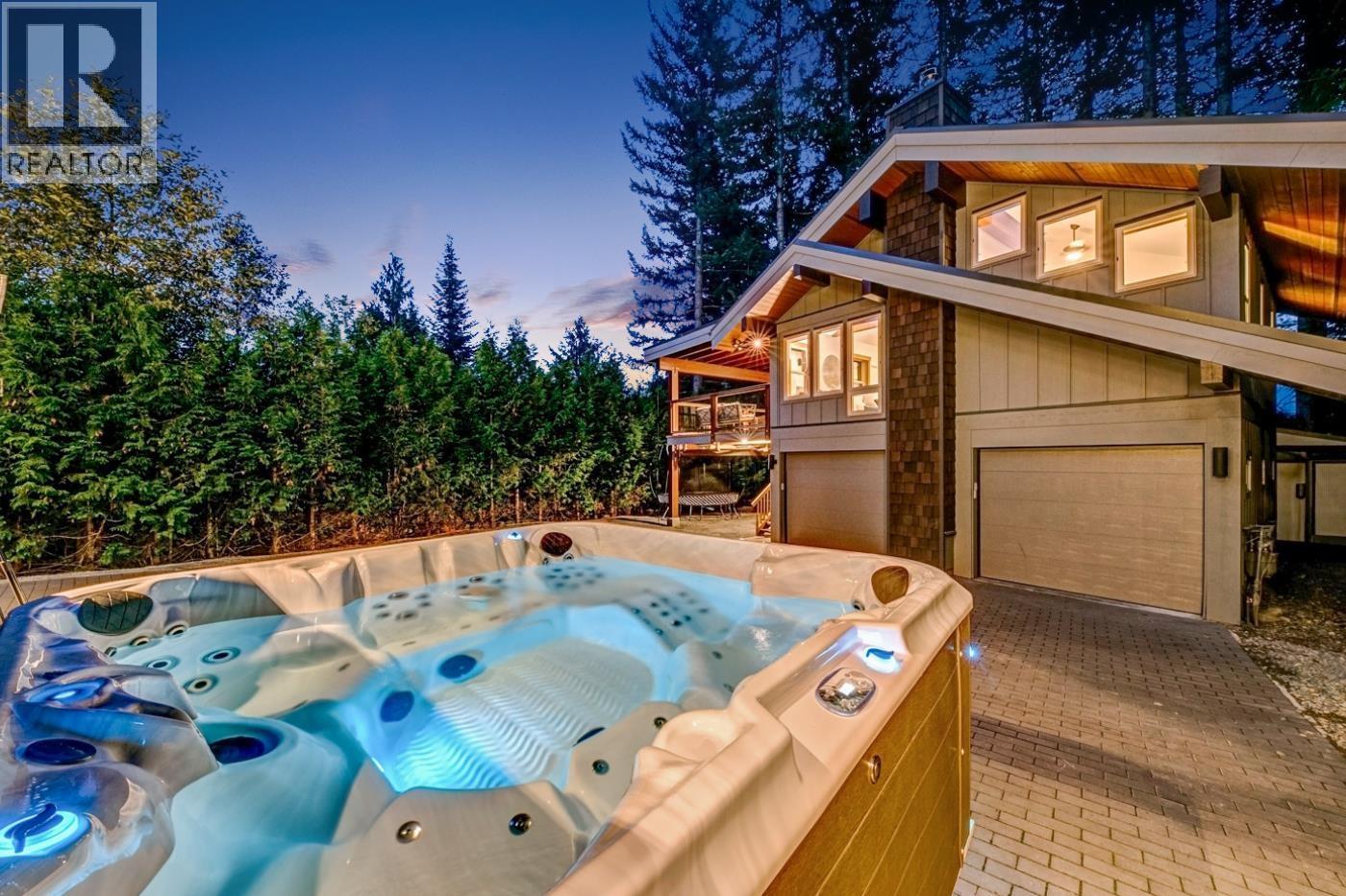 8224 Alpine Way, Whistler, British Columbia  V8E 0G2 - Photo 17 - R3151777