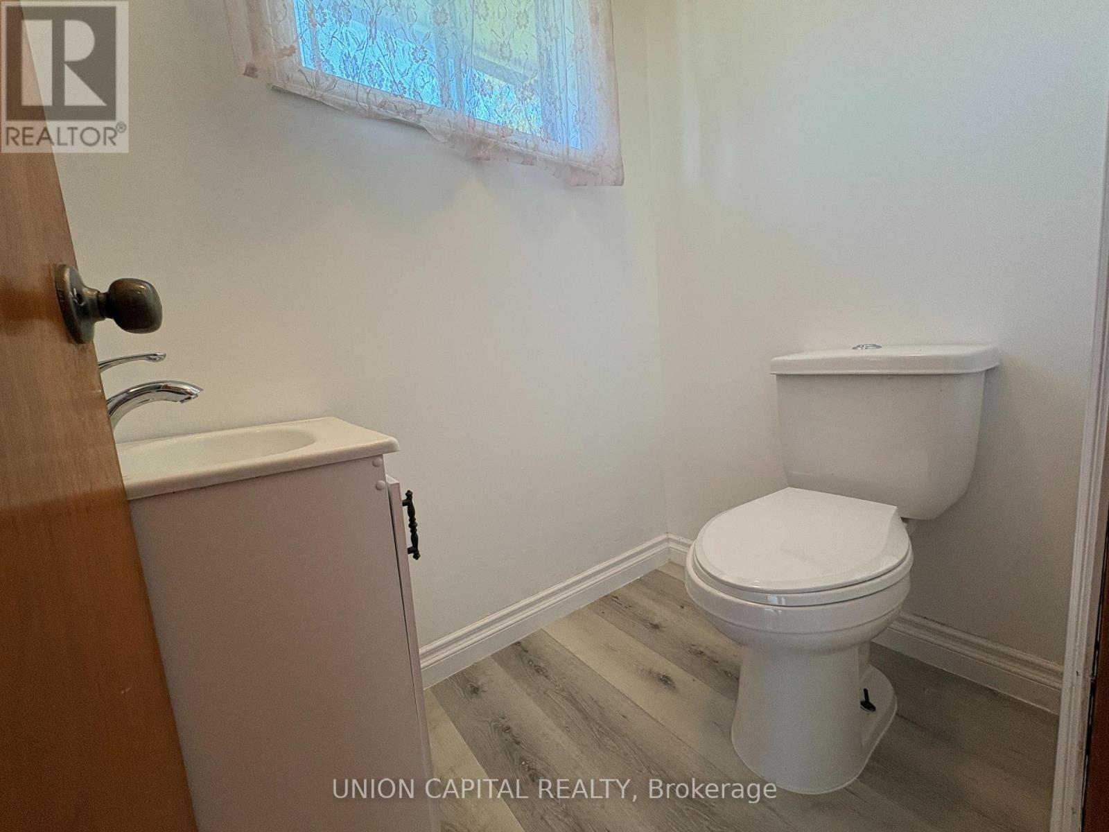 64 Canal Street, Georgina (Keswick South), Ontario  L4P 1K5 - Photo 12 - N13627754