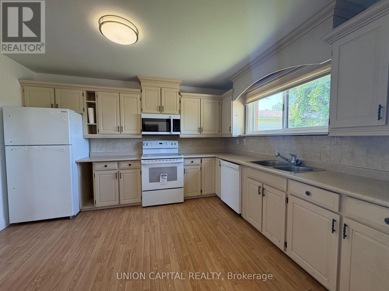 64 Canal Street, Georgina (Keswick South), Ontario  L4P 1K5 - Photo 6 - N13627754
