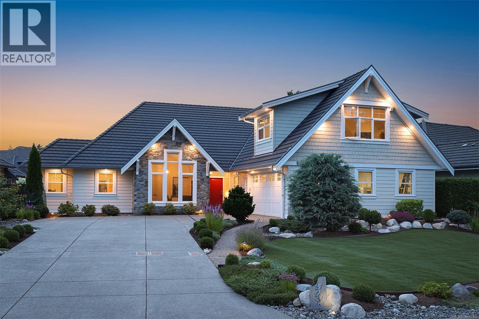 3232 Majestic Dr, Courtenay, British Columbia