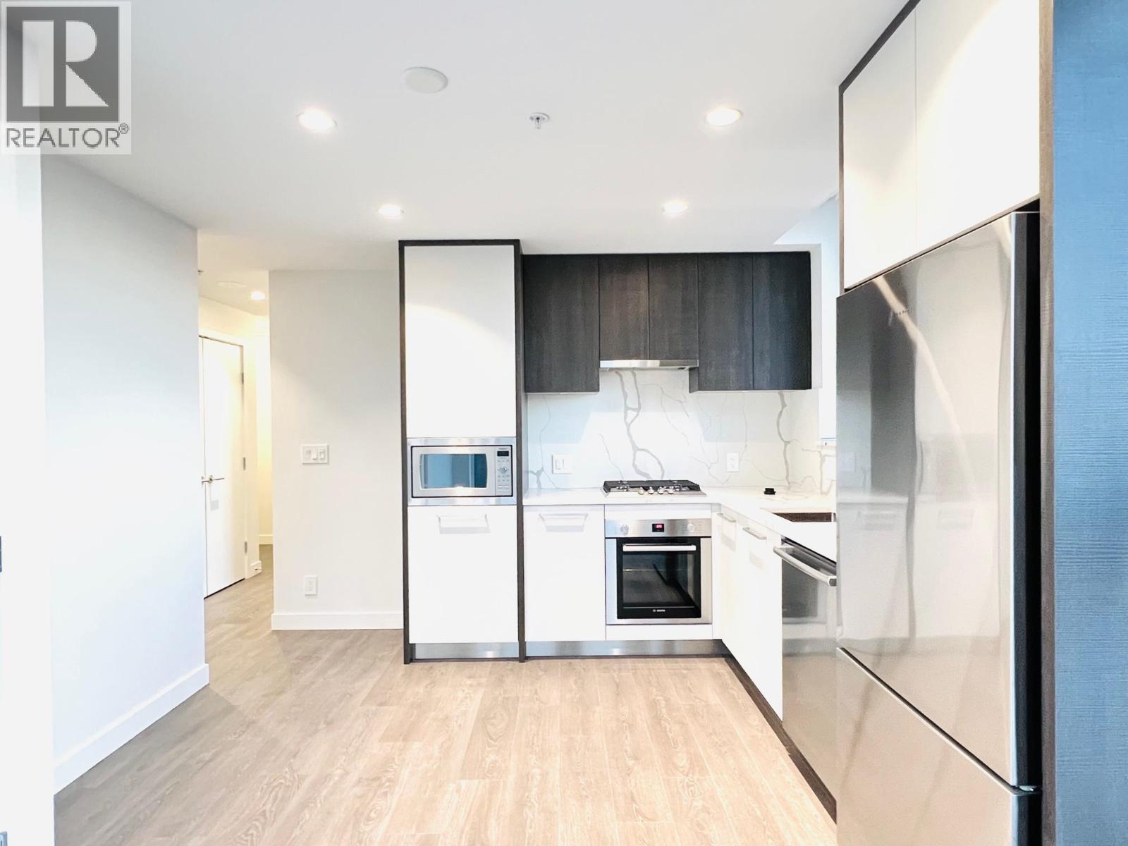 1702 567 Clarke Road, Coquitlam, British Columbia  V3J 0K7 - Photo 2 - R3140252