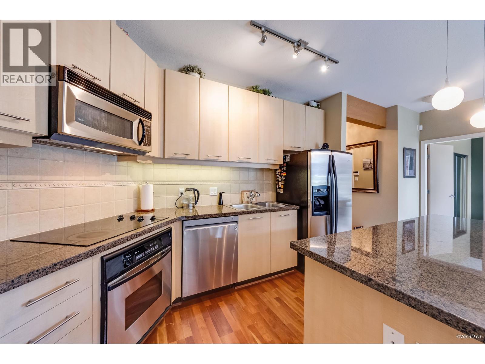 512 560 Raven Woods Drive, North Vancouver, British Columbia V7G 2T3 - Photo 2 - R3151499