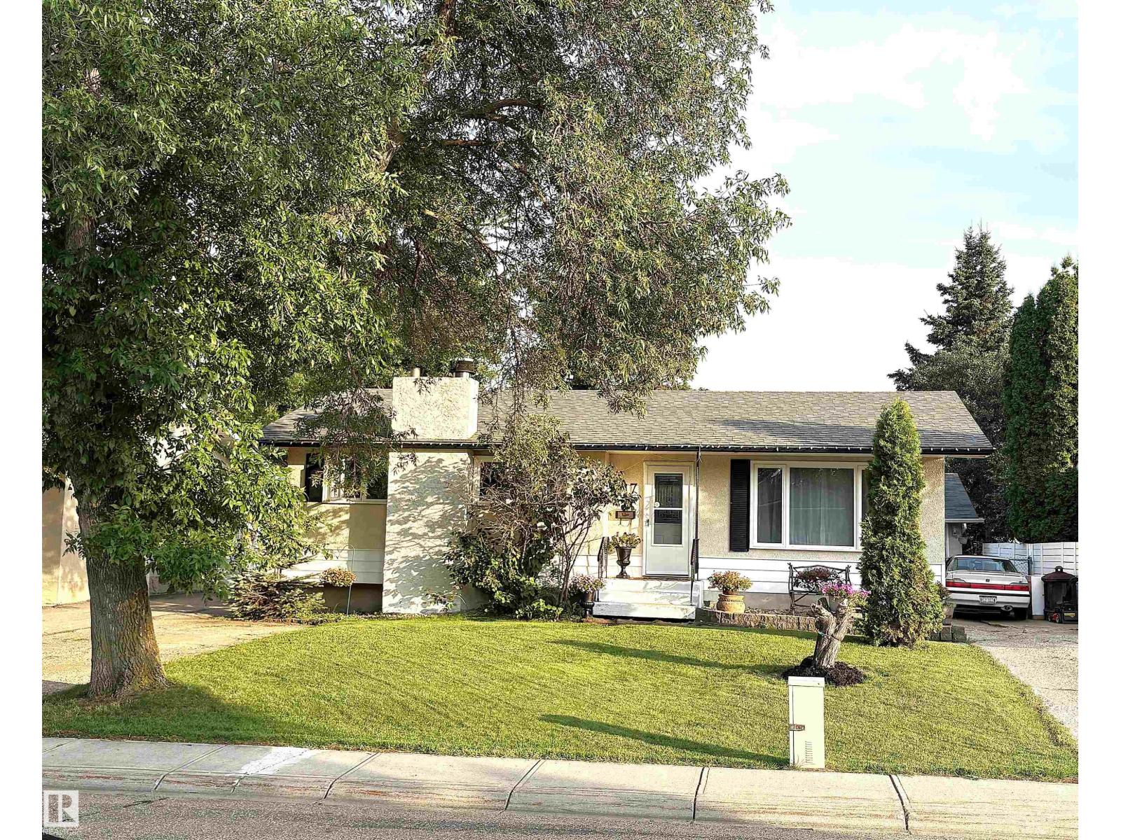 17 STARLING DR, Sherwood Park, Alberta