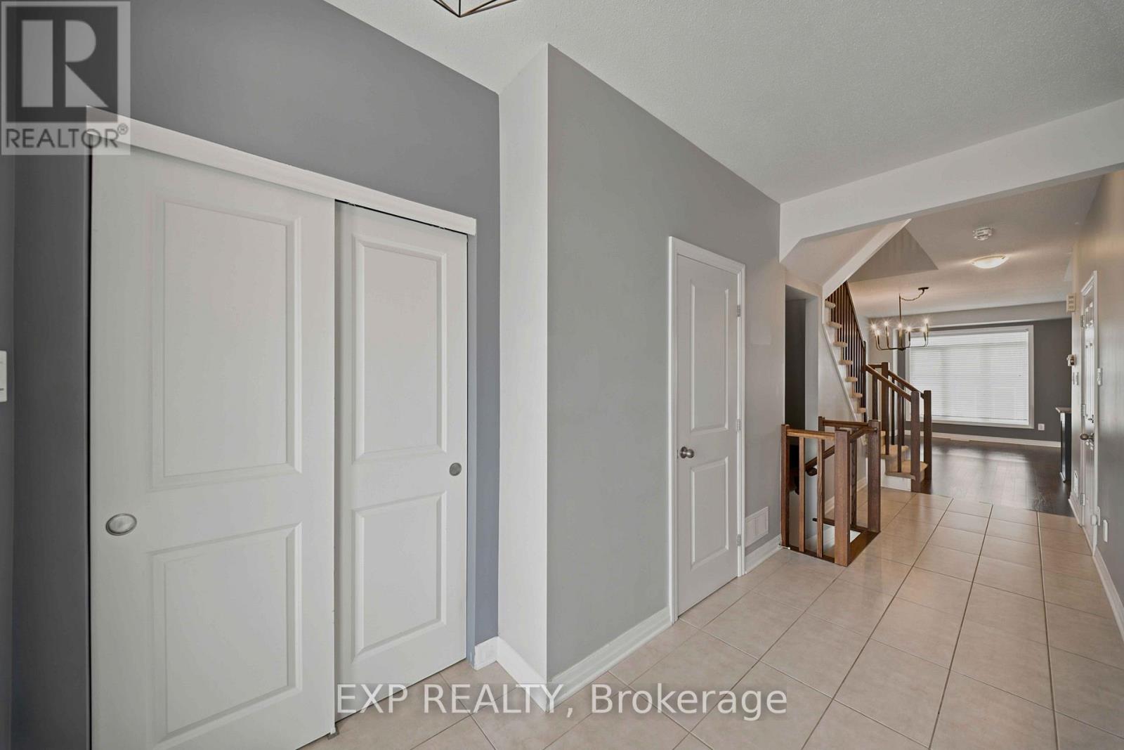 615 Spring Valley Drive, Ottawa, Ontario  K1W 0C6 - Photo 3 - X13627788
