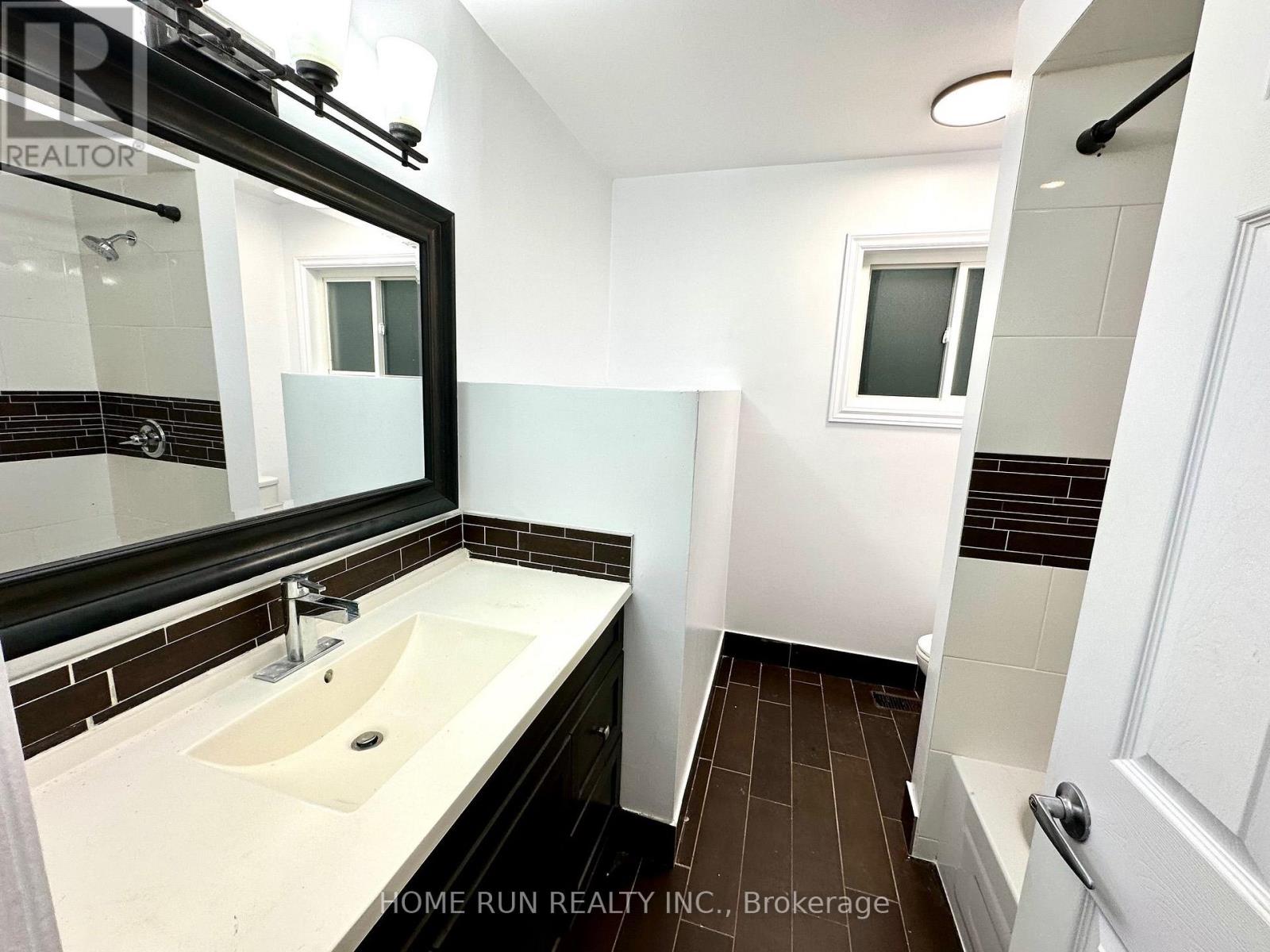 71 Ashburn Drive, Ottawa, Ontario  K2E 6N4 - Photo 7 - X13627790