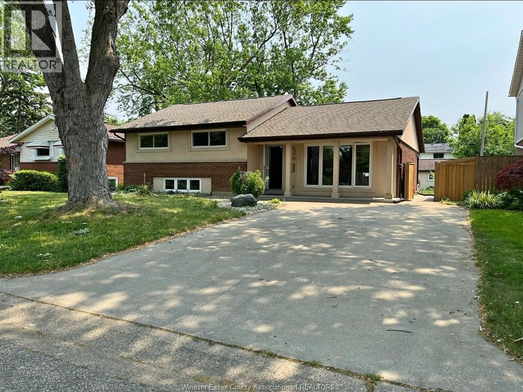 4091 Churchill Drive, Windsor, Ontario N9G 2E6 - Photo 1 - 26018567