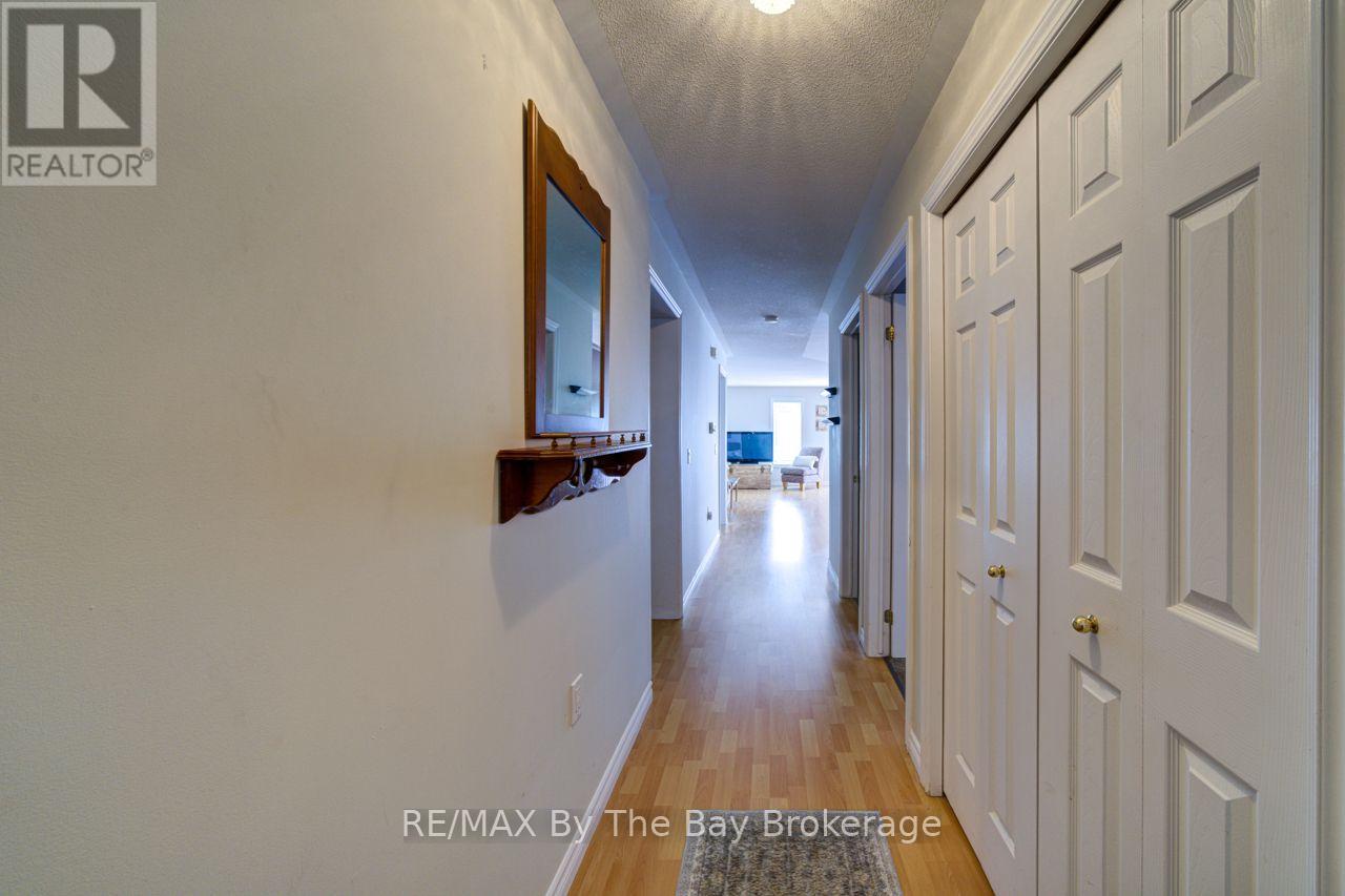6 Illinois Crescent, Wasaga Beach, Ontario  L9Z 3A8 - Photo 8 - S13627782
