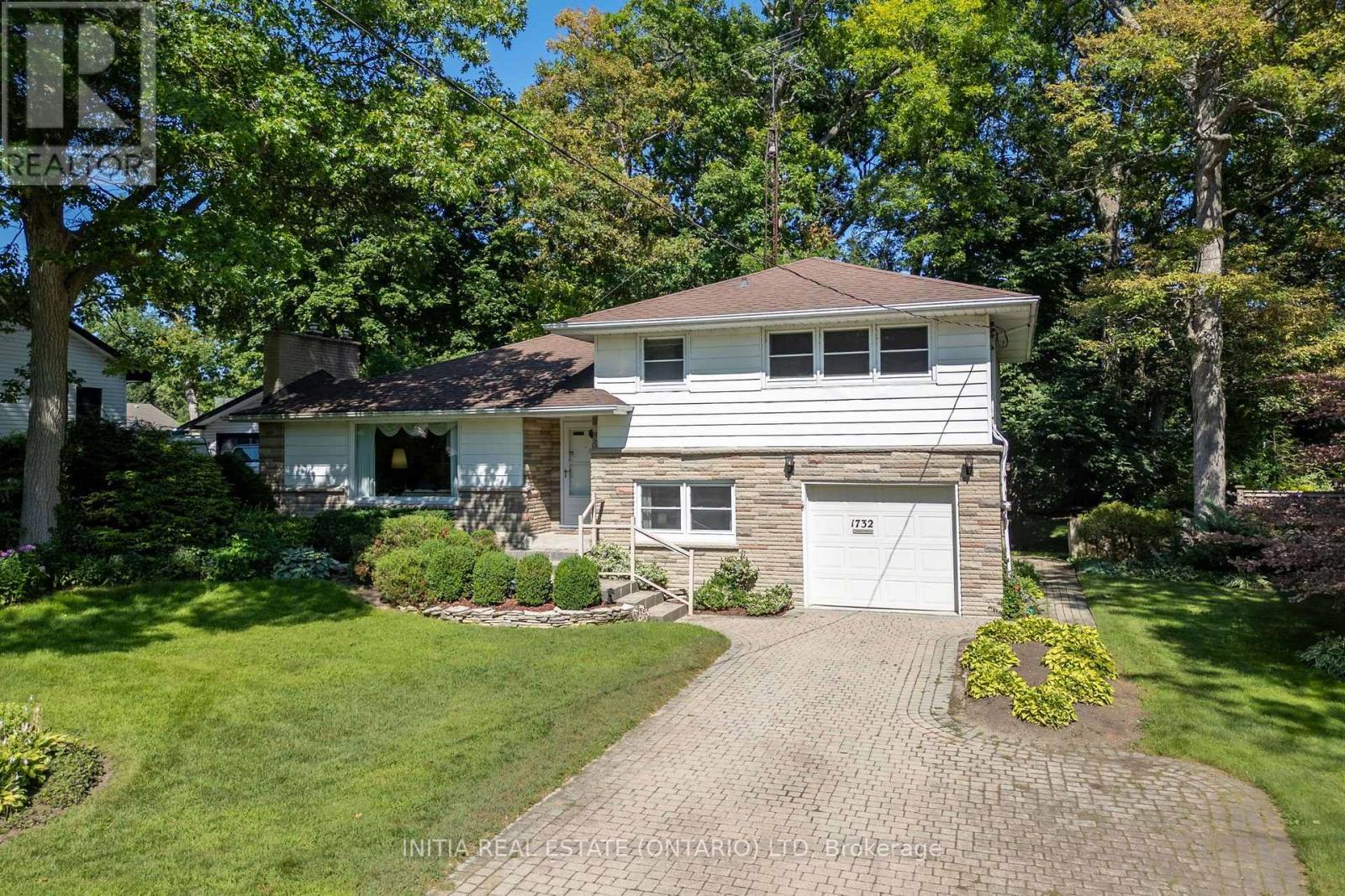 1732 Rutherglen Close, Sarnia, Ontario  N7S 3R9 - Photo 2 - X13624444
