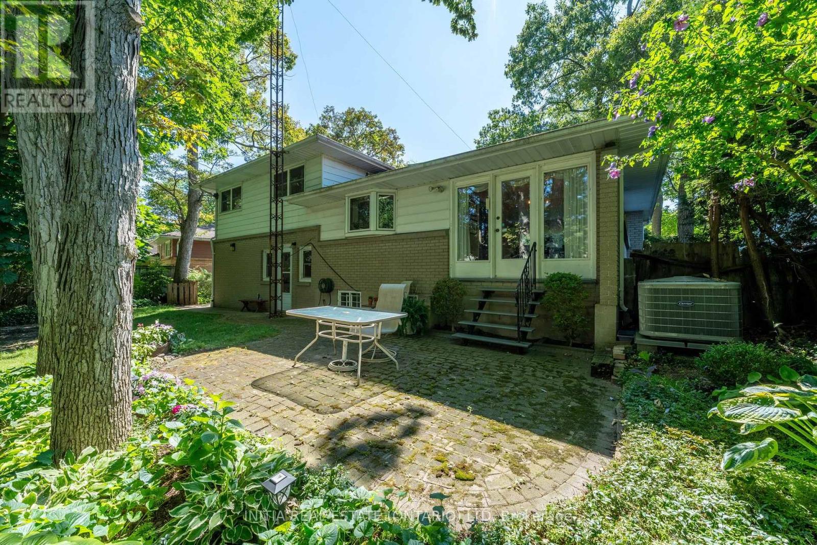 1732 Rutherglen Close, Sarnia, Ontario  N7S 3R9 - Photo 37 - X13624444