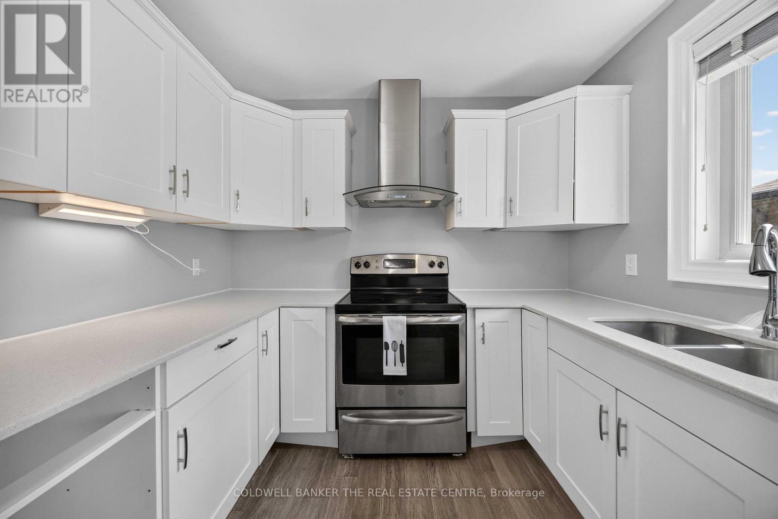 615 Oxford Street, Toronto, Ontario  M8Y 1E7 - Photo 11 - W13627768
