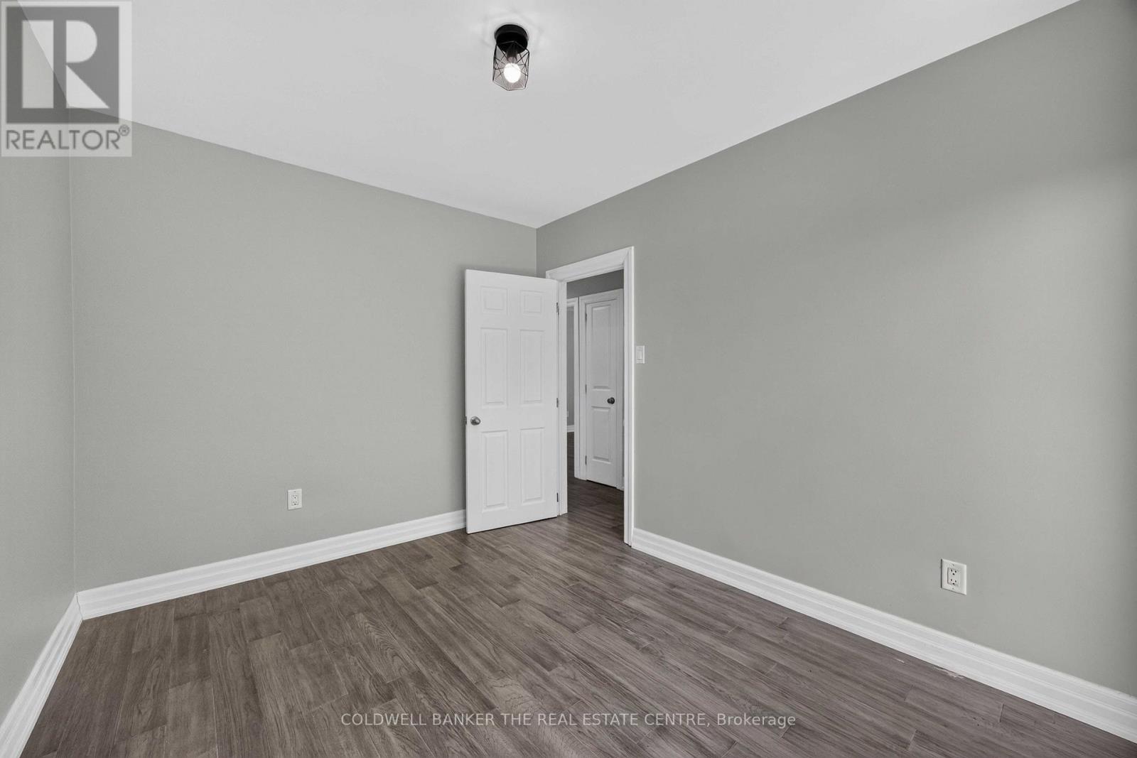 615 Oxford Street, Toronto, Ontario  M8Y 1E7 - Photo 17 - W13627768