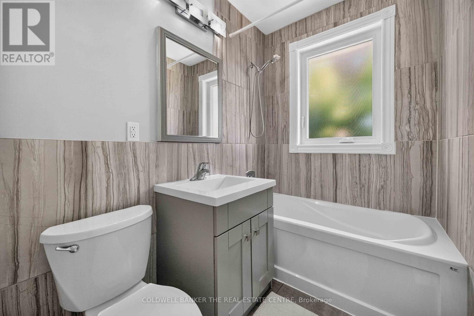 615 Oxford Street, Toronto, Ontario  M8Y 1E7 - Photo 19 - W13627768