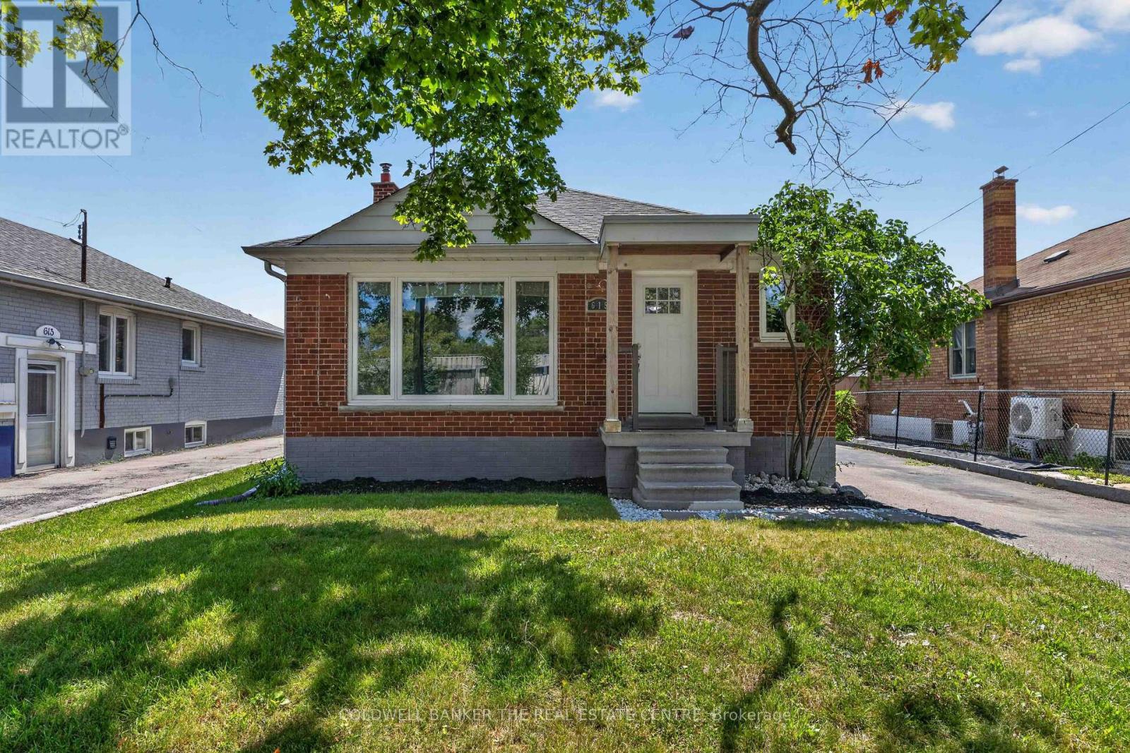 615 Oxford Street, Toronto, Ontario  M8Y 1E7 - Photo 2 - W13627768