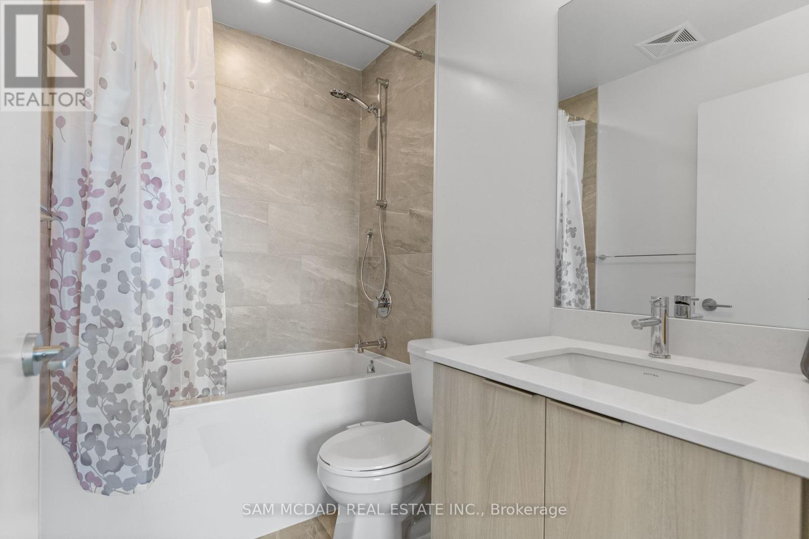 3810 - 395 Square One Drive, Mississauga, Ontario  L5B 0P6 - Photo 18 - W13627774